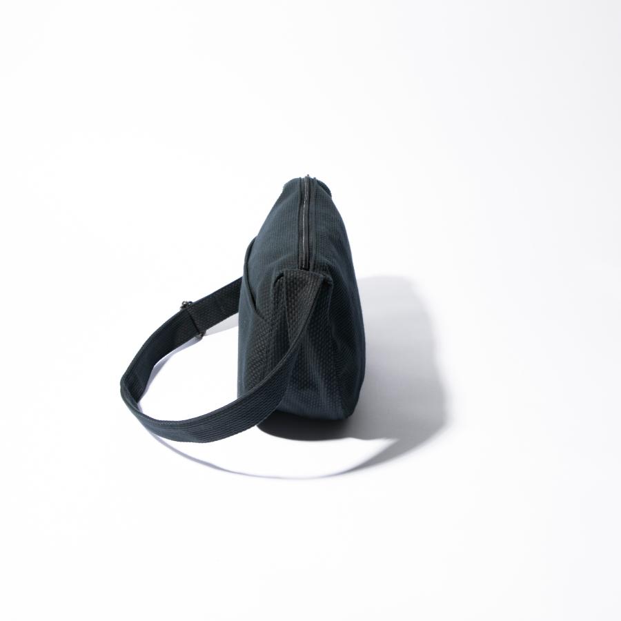 sasicco リーフショルダー｜ボディにフィットする 機能的なショルダー