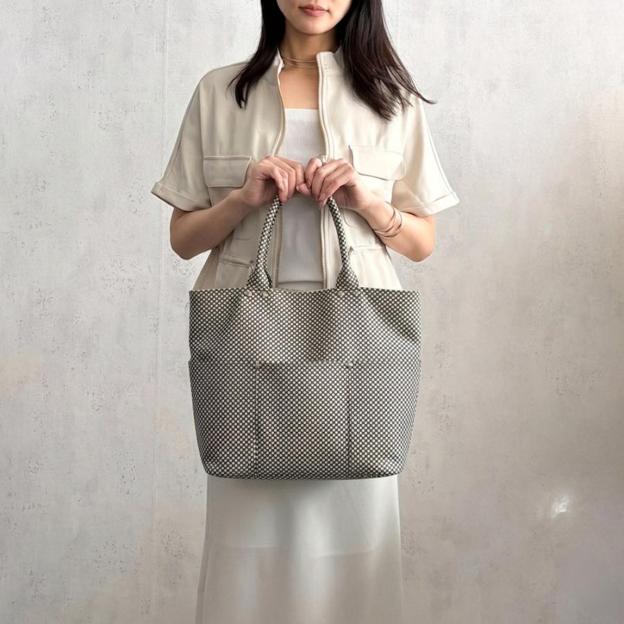 sasicco バケット｜まるでバケツのような収納力と大きな開口部が特徴的