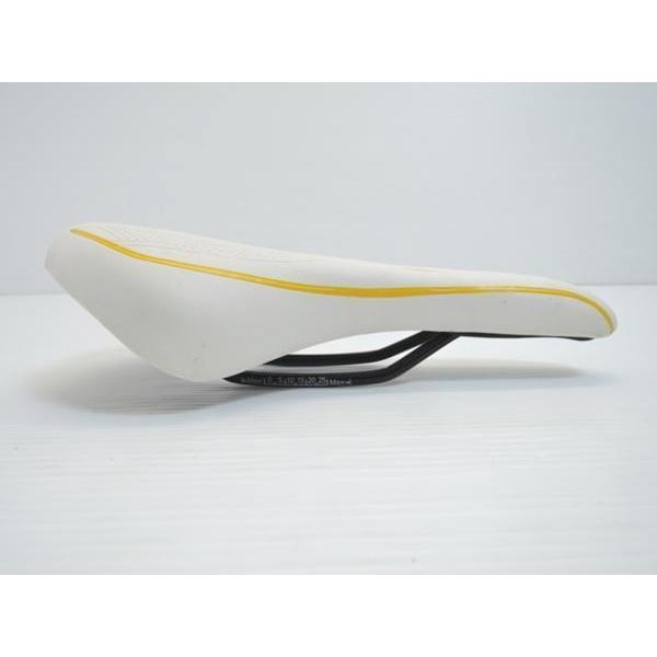 サドル 厚いクッション 穴あき ロードバイク,クロスバイク,他 |  | 01