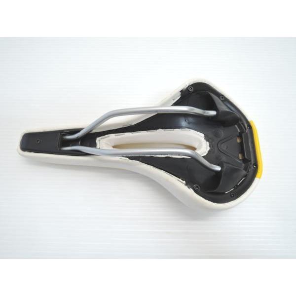 サドル 厚いクッション 穴あき ロードバイク,クロスバイク,他 |  | 02