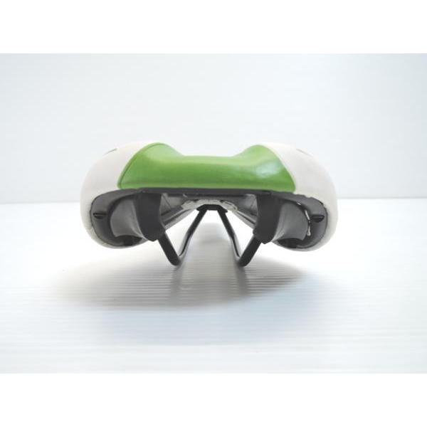 サドル 厚いクッション 穴あき ロードバイク,クロスバイク,他 |  | 02