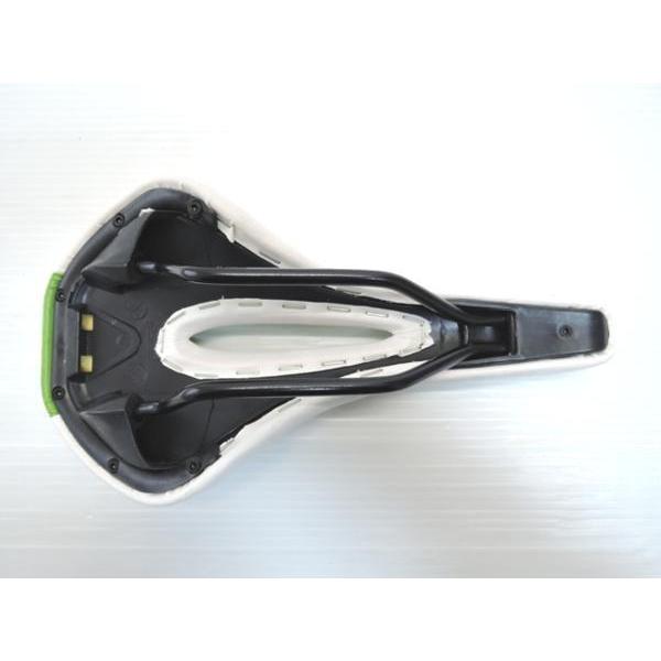 サドル 厚いクッション 穴あき ロードバイク,クロスバイク,他 |  | 03