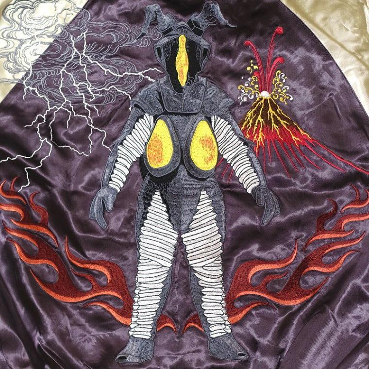 ウルトラマンコラボ 炎とゼットン刺繍スカジャン リバーシブル ウルトラマンコラボ 炎とゼットン刺繍スカジャン リバーシブル