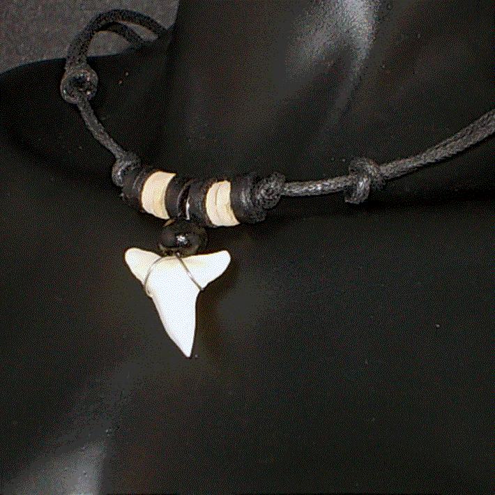 鮫の歯 サメの歯 ネックレス シャークトゥーストップ ウッドビーズ 