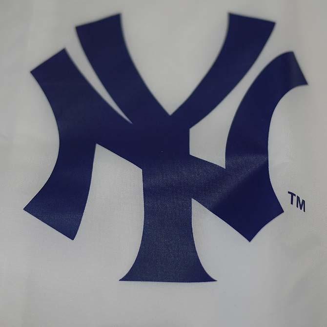 Yankees Majestic ジャケット Lサイズ MAJESTIC（マジェスティック） メンズ ナイロン ジャケット