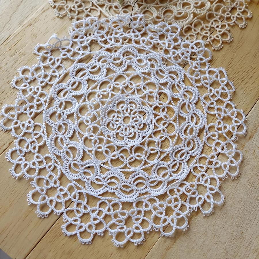 希少 タティングレース 手編み ドイリー 約23cm ベージュ 円形 ティー