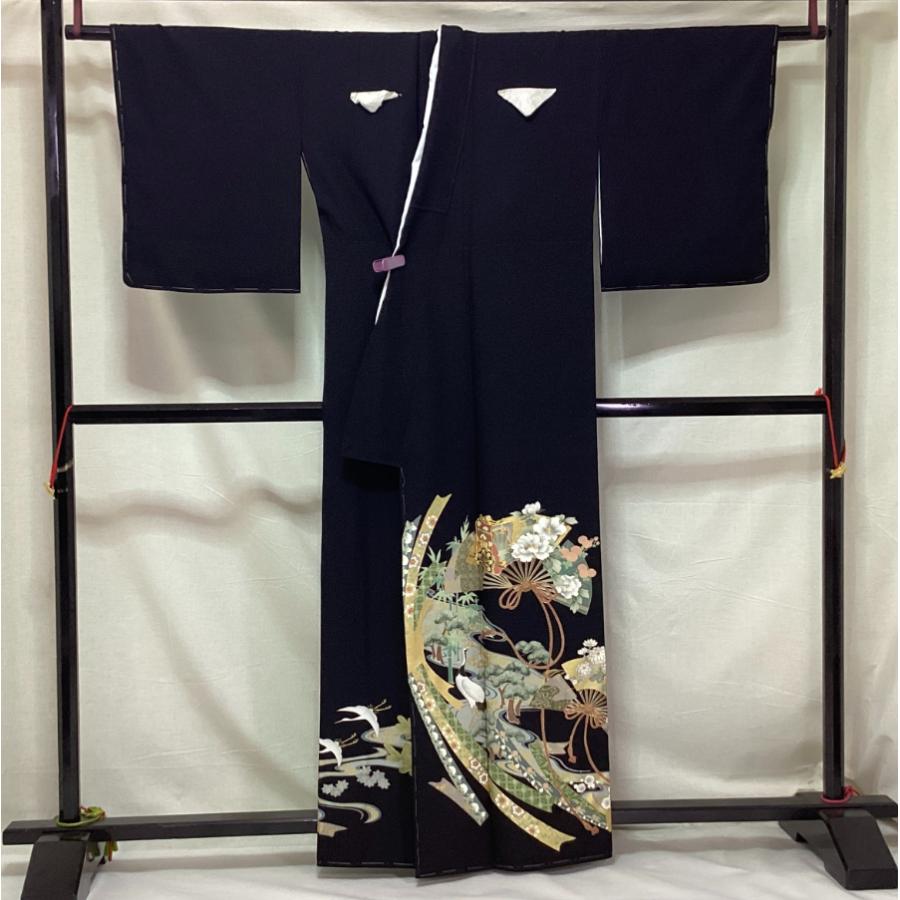 未使用品 正絹 黒留袖 友禅金彩加工 金駒刺繍入り 比翼仕立て 蔦家紋 