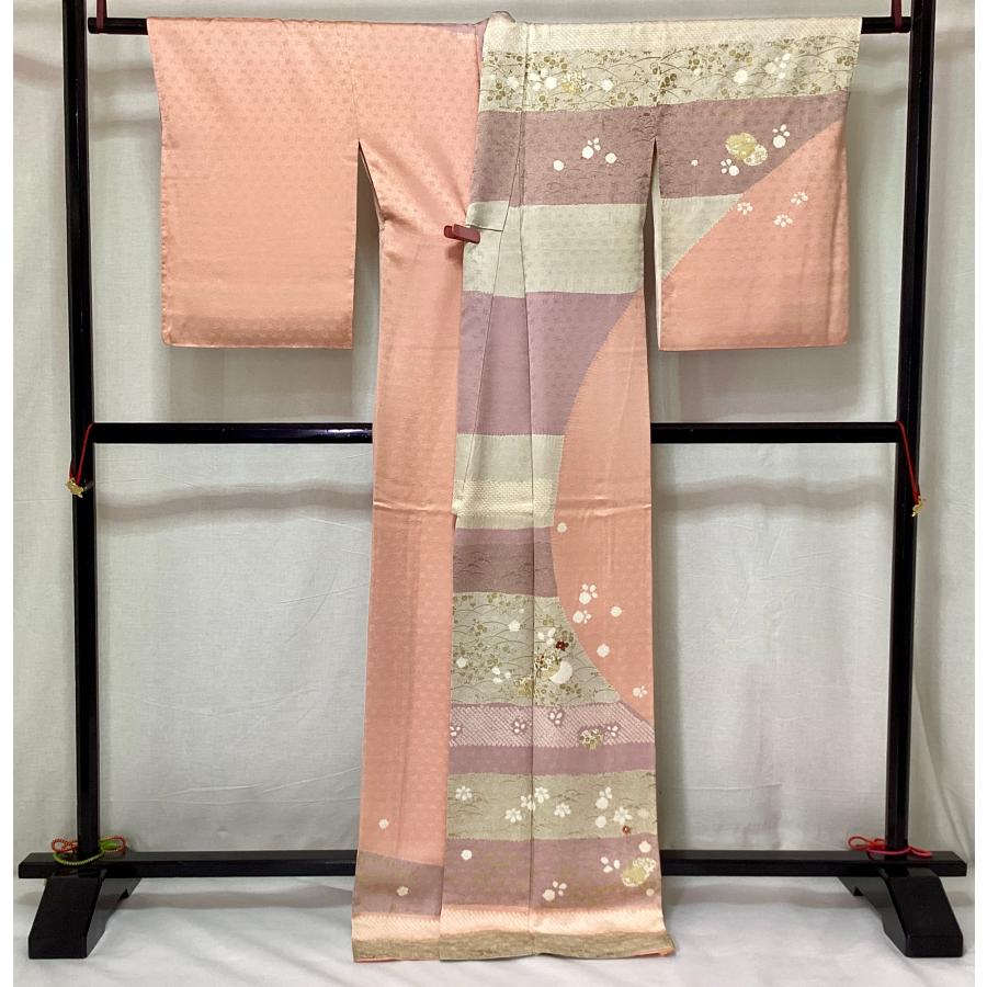 訪問着　友禅金彩加工　刺繍入り 中古品 正絹 訪問着 袷きもの 京友禅金彩加工 絞り加工 刺繍入り 紋