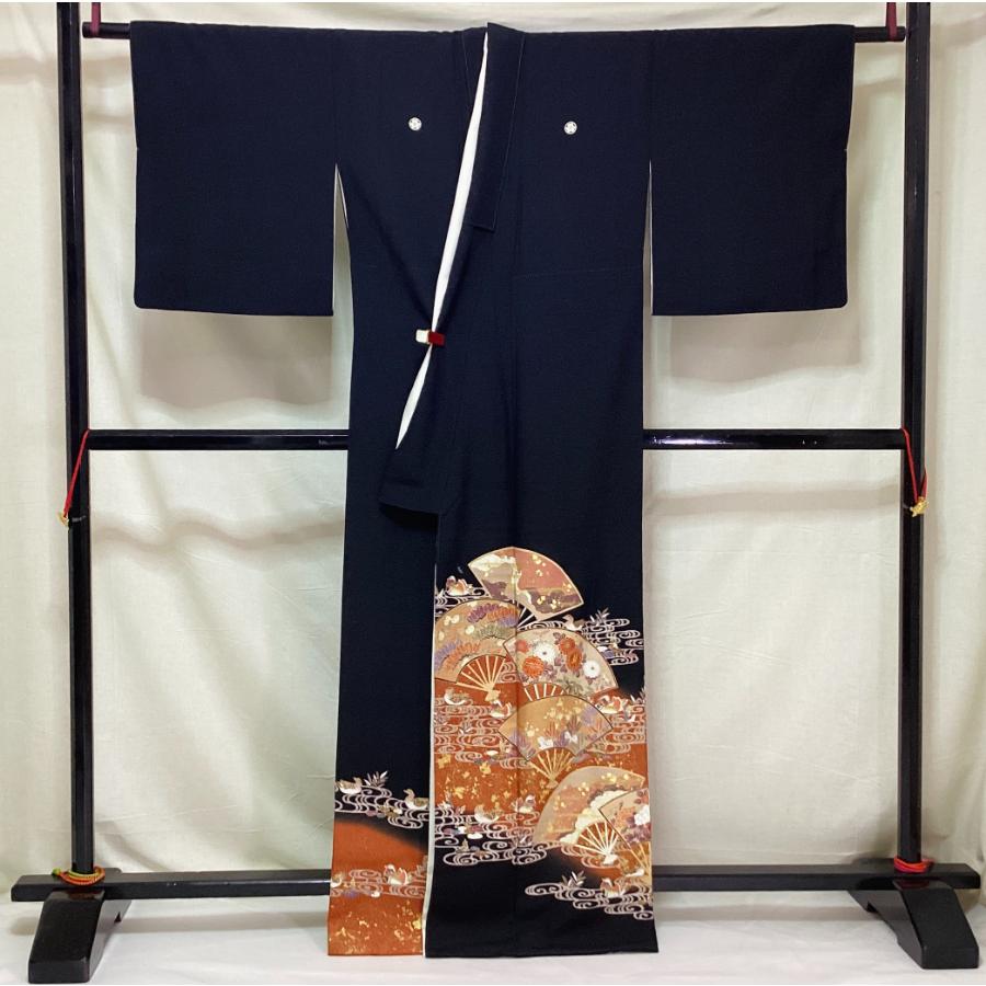 中古品 正絹 黒留袖 京友禅金彩加工 ボカシ染 金駒刺繍 比翼仕立て 丸 
