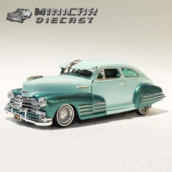 1/24 箱入り ミニカー 1948 CHEVY AEROSEDAN FLEETLINE GET LOW ライト