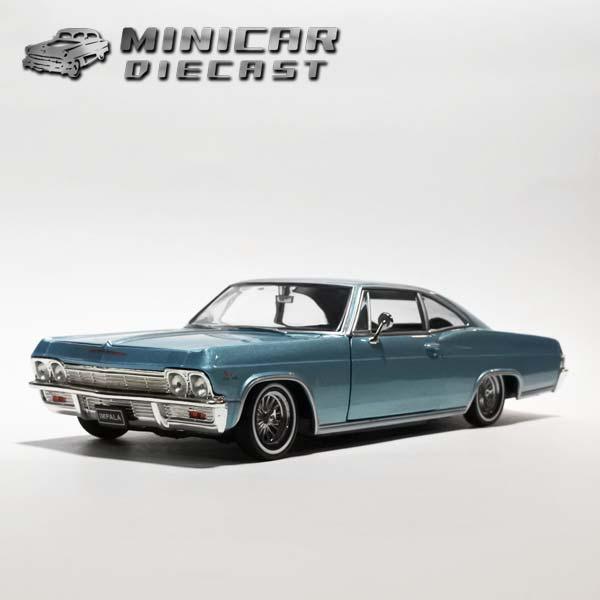 1/24 箱入り ミニカー 1965 Chevrolet Impala SS 396 ライトブルー