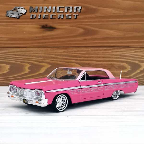 1/24 箱入り ミニカー 1964 CHEVROLET IMPALA GET LOW ピンク シボレー