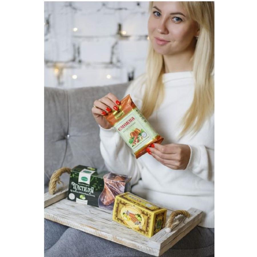 ロシアのお菓子。スモクワ（SMOKVA)。クランベリー味。 |  | 03