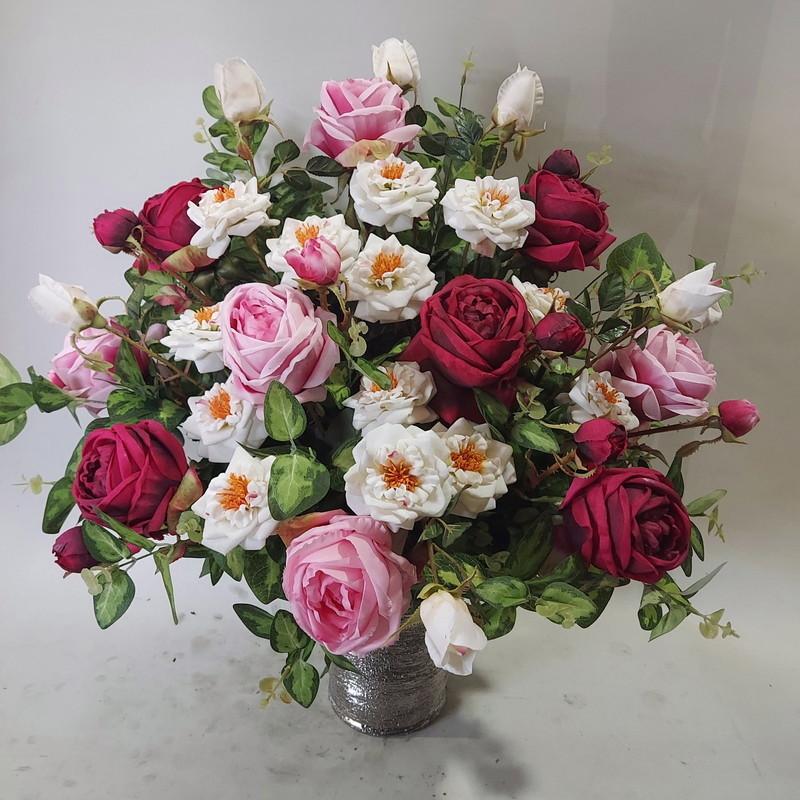 今人気の牡丹咲バラ、リアルで豪華です。牡丹咲バラ・赤＆ピンク＆ツルバラ白MIX・造花・約高50cm×幅50cm・光触媒