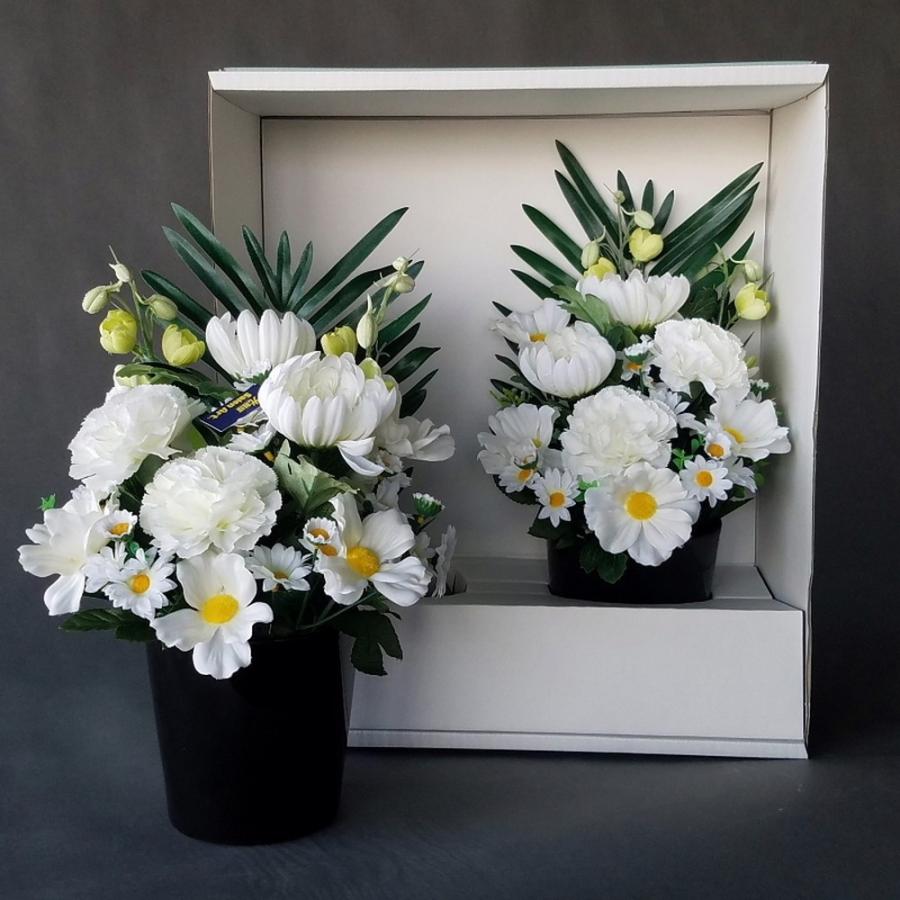 仏花ギフト（白仕上げ）『器付』　アレンジ一対（仏壇、お墓)　造花、光触媒/商品高３３ｃｍ×幅２５cm