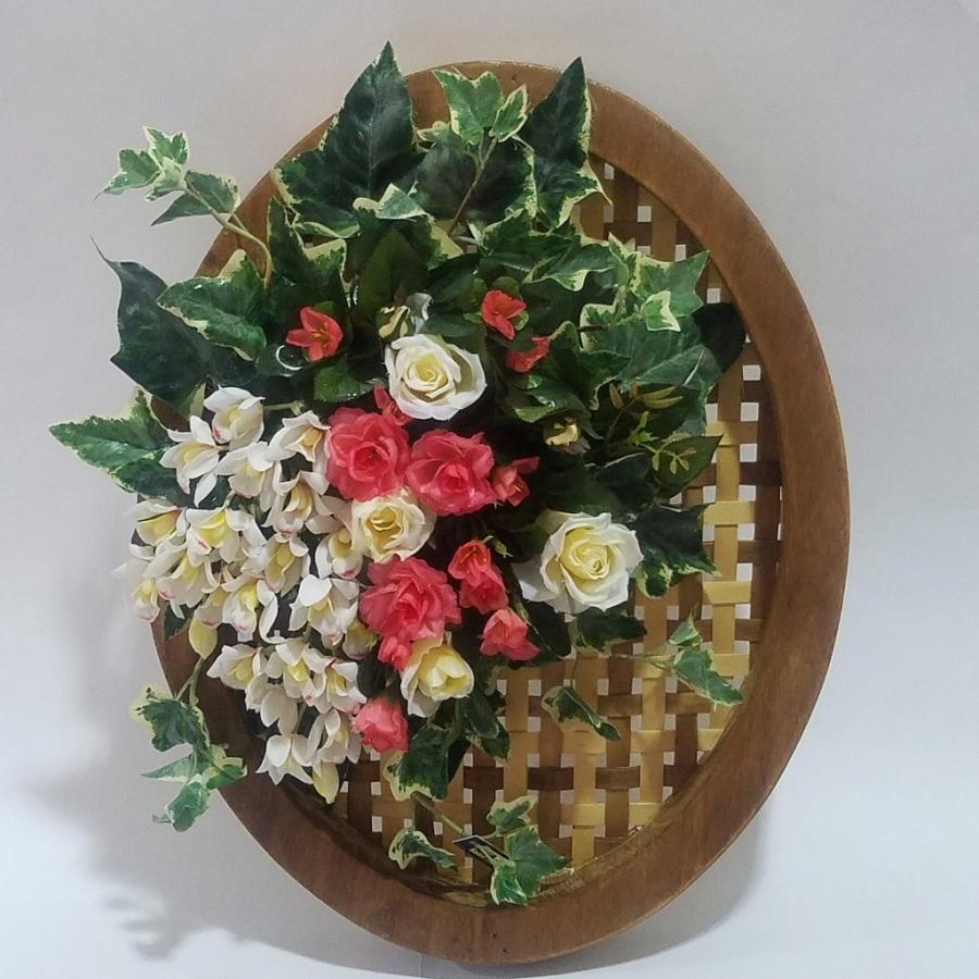 壁掛フラワーアレンジ（WL-2３)（高さ４７ｃｍ巾３６ｃｍ）、光触媒、造花，結婚祝、開店祝、新築祝）。