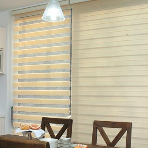 フルネス（Fullness） 既製ロールスクリーン／幅90cm×丈190cm