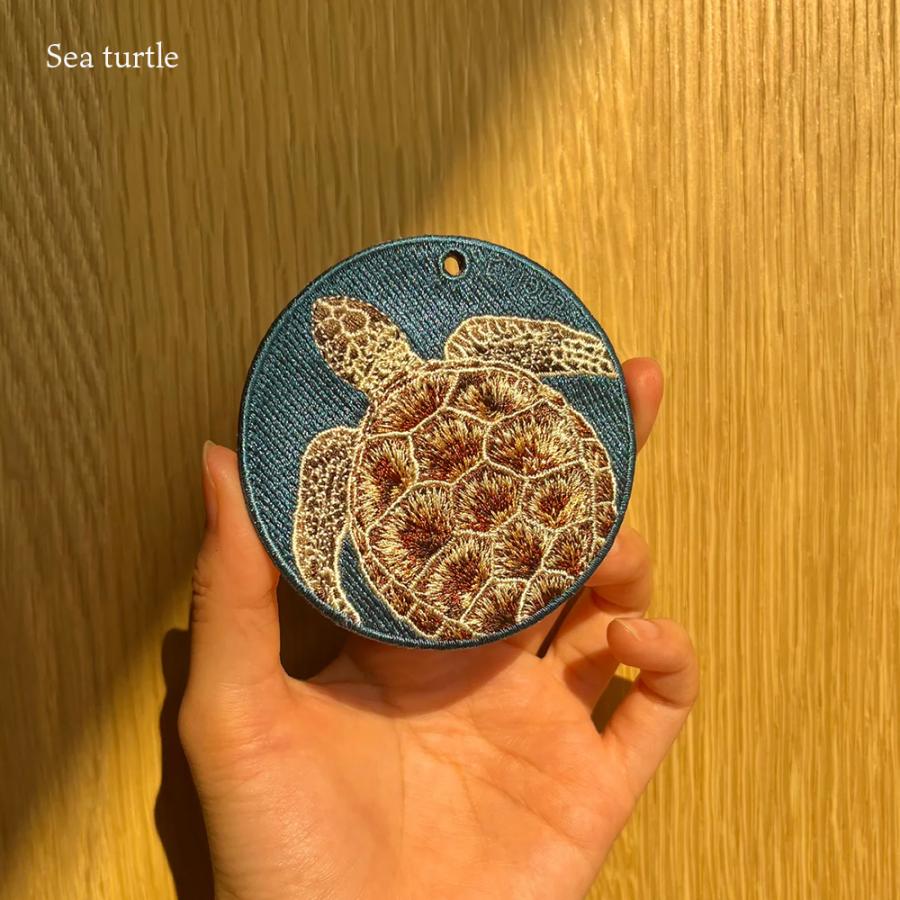 キーホルダー 刺繍 動物 アニマル チャーム シャチ ウミガメ アカエイ