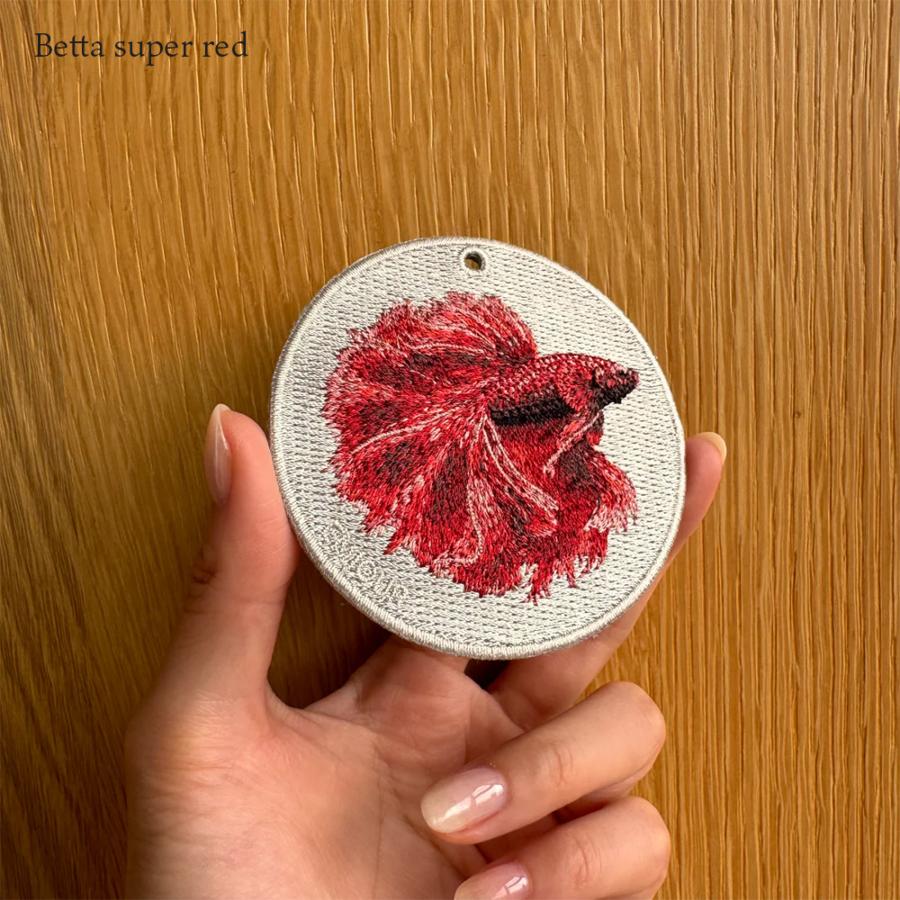 Animals（LOEWE） キーホルダー 刺繍 動物 アニマル チャーム ベタ