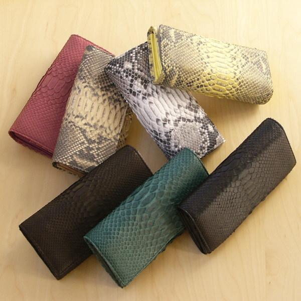 201 ダイヤモンドパイソン 長財布 蛇革 本革 本物 ヘビ革 財布 長財布 フラップ かぶせ 白系 蛇柄 |  | 03