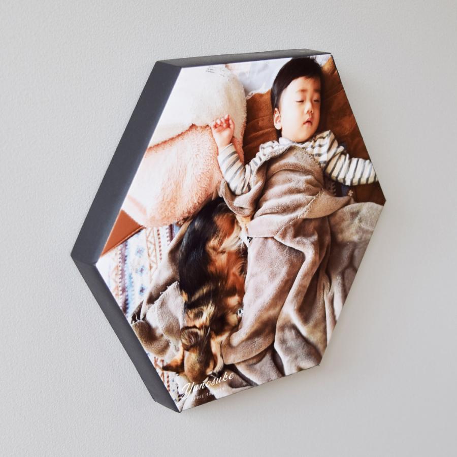 【アイフォト｜ヘキサゴン名前入りフォトパネル】赤ちゃん 敬老の日 父の日 母の日 出産祝い 出産記念 内祝い ギフト 記念 足形手形 名入れ 誕生日 |  | 01