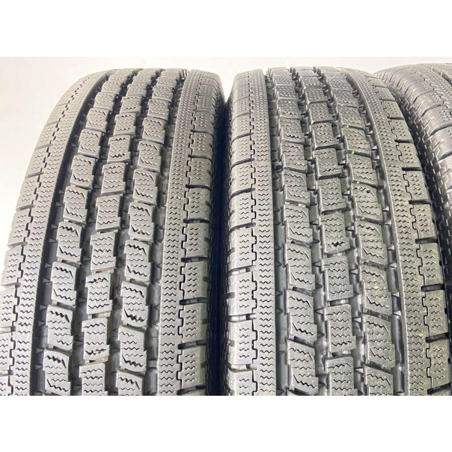 TOYOTIRES 195/80R15107/105LTスタッドレスタイヤ 4本 TOYO TIRES（トーヨータイヤ） 中古タイヤ スタッドレスタイヤ 4本