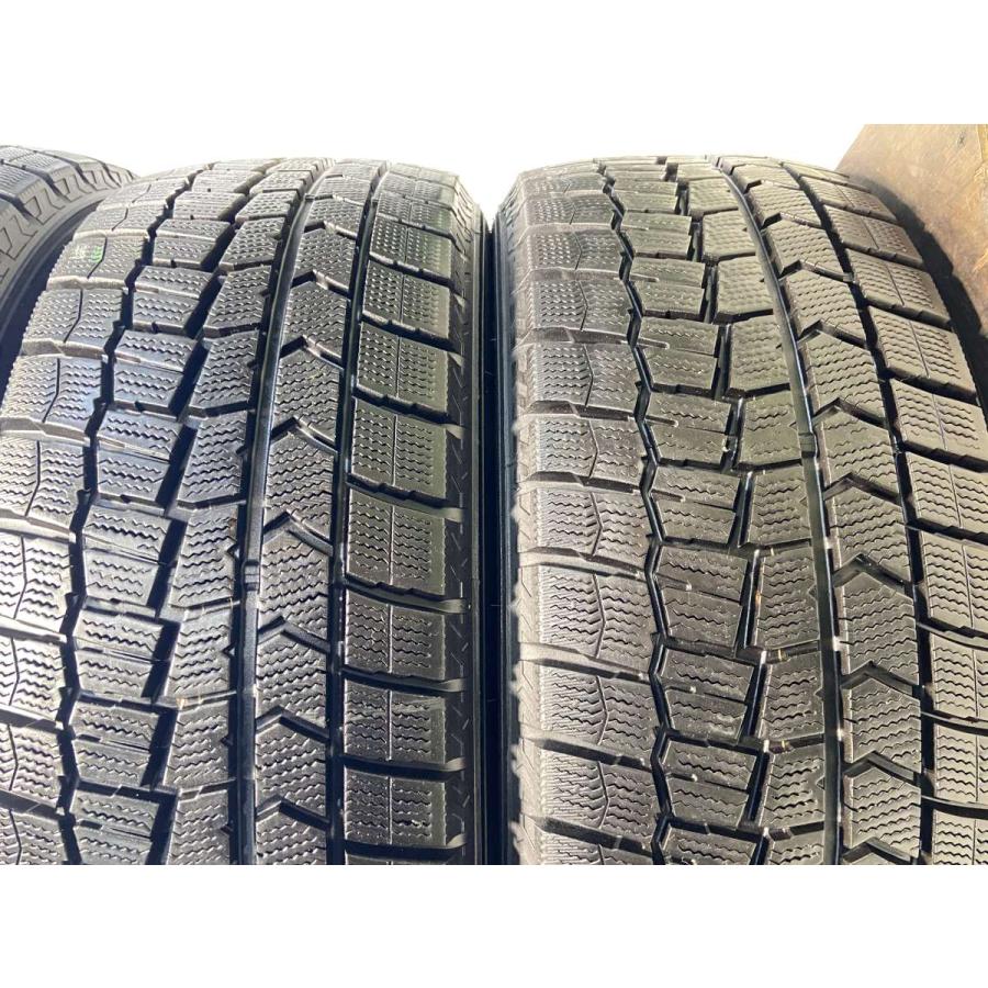 中古スタッドレス215/55Ｒ17　ダンロップ4本　ウィンターマックス WM01 DUNLOP（ダンロップ） 中古タイヤ スタッドレスタイヤ 4本セット 215