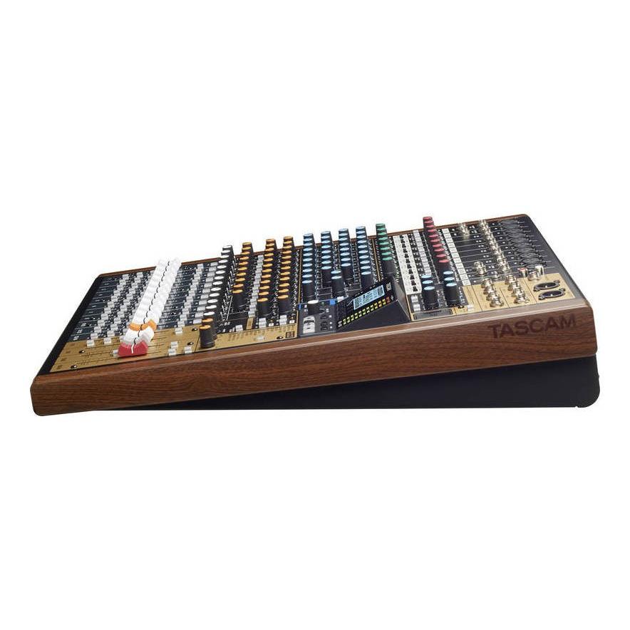 TASCAM Model 16 16トラックレコーディング・ミキサー : さくら山楽器