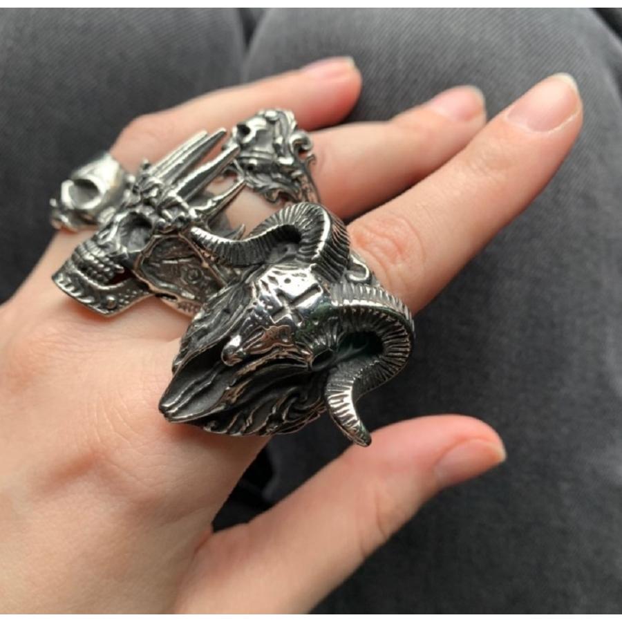 ドクロキング リング 指輪 悪魔 地獄 モンスター デビル 神話 王冠 キング 額十字架悪魔 エジプト 角 インパクト スカル ボーンハンド ドクロ 0729 3 Aio 通販 Yahoo ショッピング