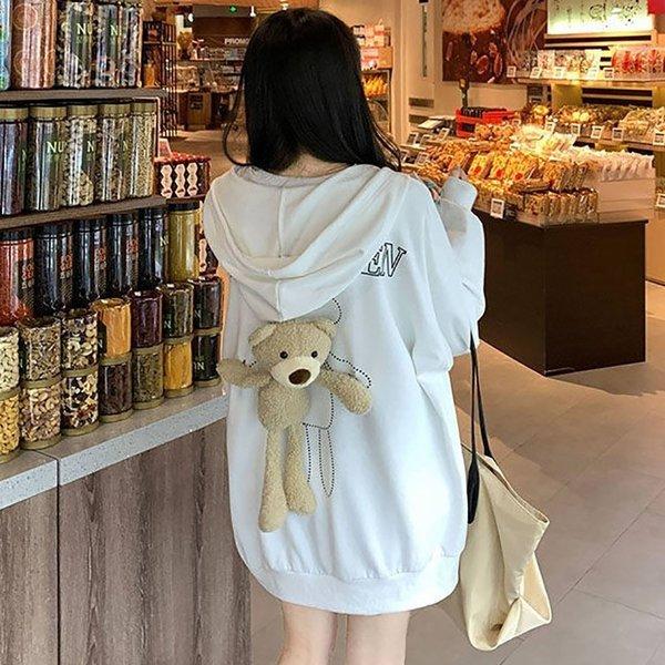パーカー 背中にクマぬいぐるみ ホワイト フード付き 韓国ファッション