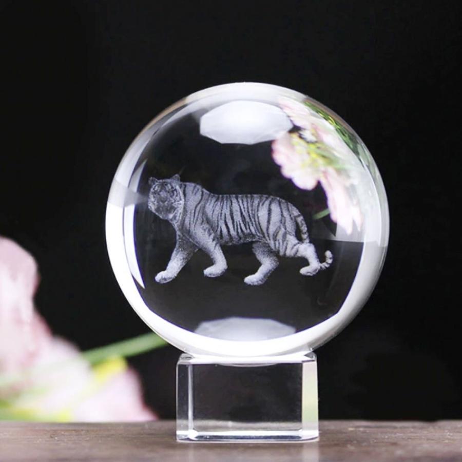 風水 置物 虎 寅 トラ 水晶球 クリスタル クリスタル台座付き