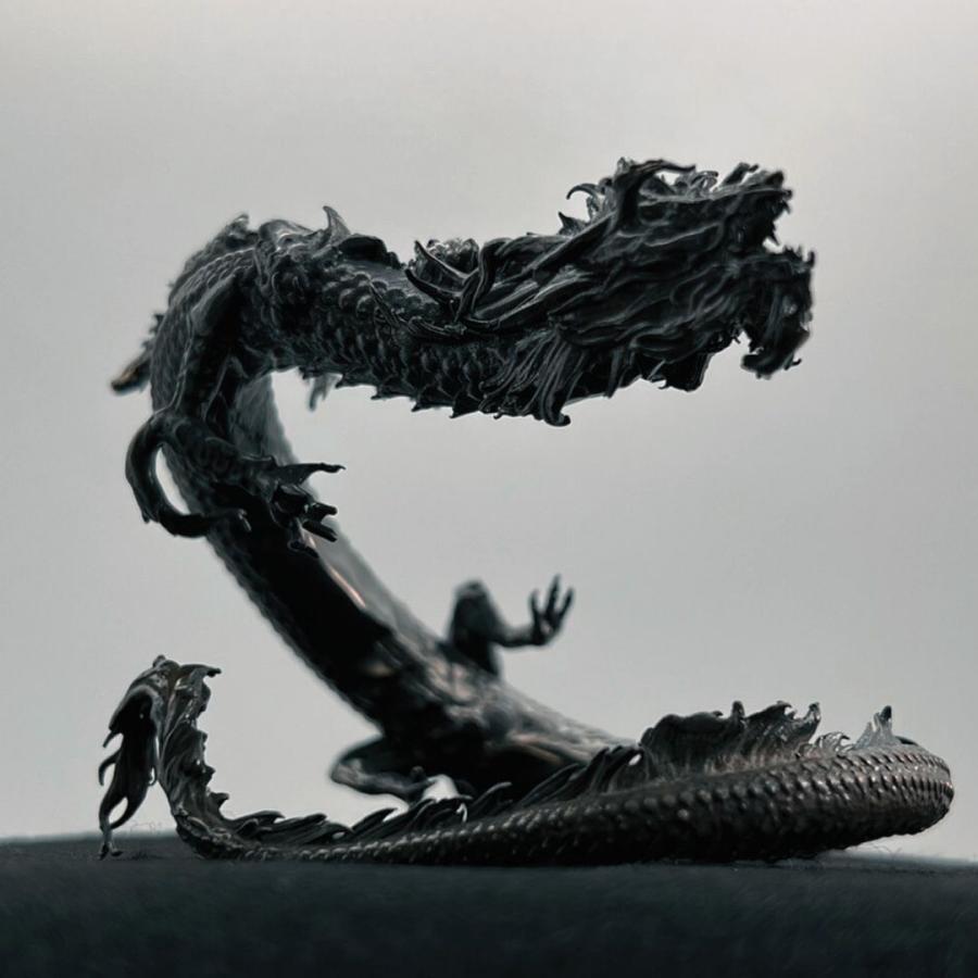 黒色ドラゴンの置物 風水 龍 ブラックドラゴン -黒鱗滅竜- 金属 置物 竜 玄関 風水グッズ