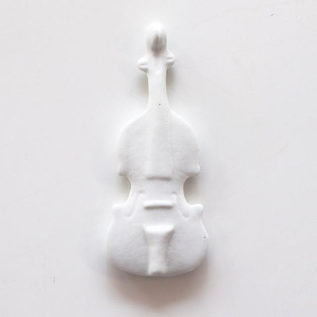 西海陶器 波佐見焼 Essence 楽器 バイオリン 箸置き 箸 おしゃれ 食事 ギフト プレゼント M便 1 30 ギフトショップ Anniversary World 通販 Yahoo ショッピング