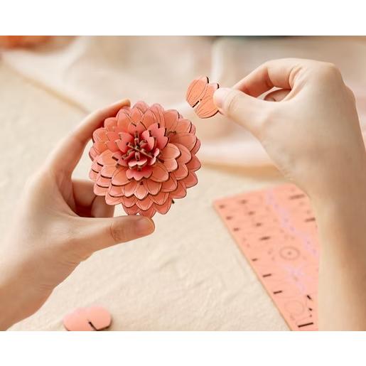 【追跡可能メール便なら送料230円】【6,000円以上で送料無料対象商品】ROBOTIME　Pink Dahlia【TW131】3Dウッドパズル（英語版製品） |  | 01