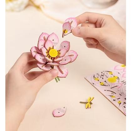 【追跡可能メール便なら送料230円】【6,000円以上で送料無料対象商品】ROBOTIME　Lotus【TW151】3Dウッドパズル（英語版製品） |  | 01