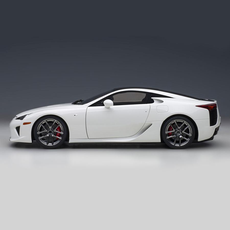 ミニカー 1/18 レクサス LFA ホワイテスト ホワイト ブラック ミニカー 1/18 レクサス LFA ホワイテスト ホワイト ブラック
