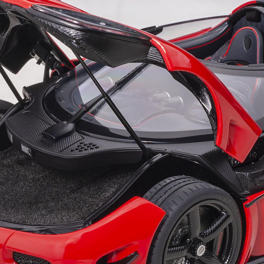 ミニカー 1/18 ケーニグセグ アゲ―ラ RS レッド カーボン ミニカー 1/18 ケーニグセグ アゲ―ラ RS レッド カーボン