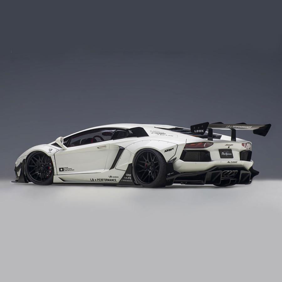 Lamborghini ミニカー 1/18 ランボルギーニ アヴェンタドール Lamborghini ミニカー 1/18 ランボルギーニ アヴェンタドール