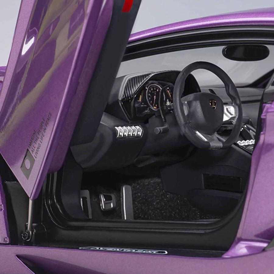 Lamborghini（ランボルギーニ） ミニカー 1/18 アヴェンタドール