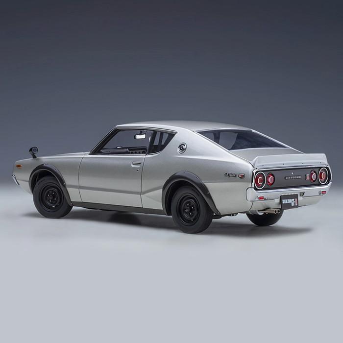ミニカー 1/18 日産 スカイライン 2000 GT-R KPGC110 シルバー ミニカー 1/18 日産 スカイライン 2000 GT-R KPGC110 シルバー