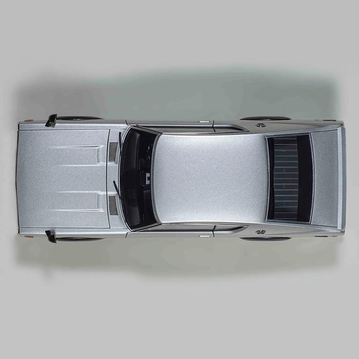 ミニカー 1/18 日産 スカイライン 2000 GT-R KPGC110 シルバー ミニカー 1/18 日産 スカイライン 2000 GT-R KPGC110 シルバー