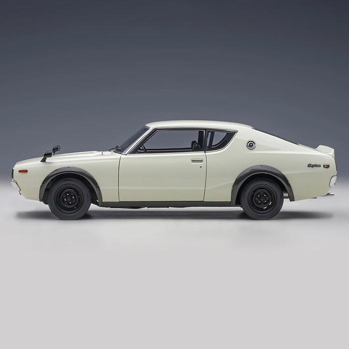 ミニカー 1/18 日産 スカイライン 2000 GT-R KPGC110 ホワイト ケンメリ ハコスカ ダイキャスト オートアート プレゼント 開閉｜airs｜03