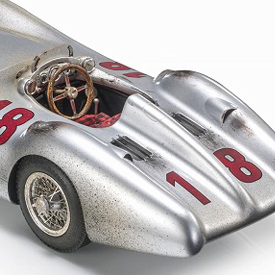 CMC 1/18 M-128B メルセデスベンツF1 W196R # 20 CMC Mercedes-Benz W196R, Streamliner, 1954 Hans Herrmann Signed Ed