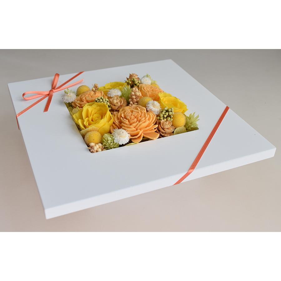 明るい陽のいろ　元気カラー、プリザーブドフラワーのフレームアレンジメント 明るい陽のいろ 元気カラー、プリザーブドフラワーのフレーム