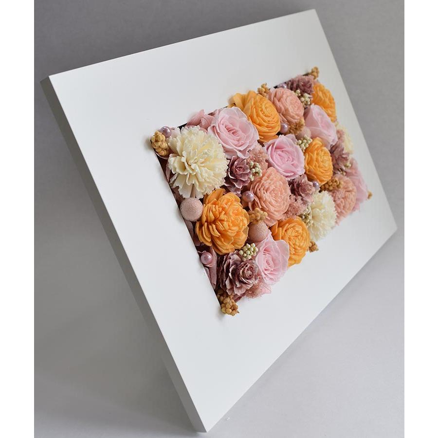 w‼️綺麗‼️ ピンクのバラとオレンジの花のアレンジメント　オブジェ プリザーブドフラワーの壁掛け ピンクのバラ オレンジとピンクで明るい