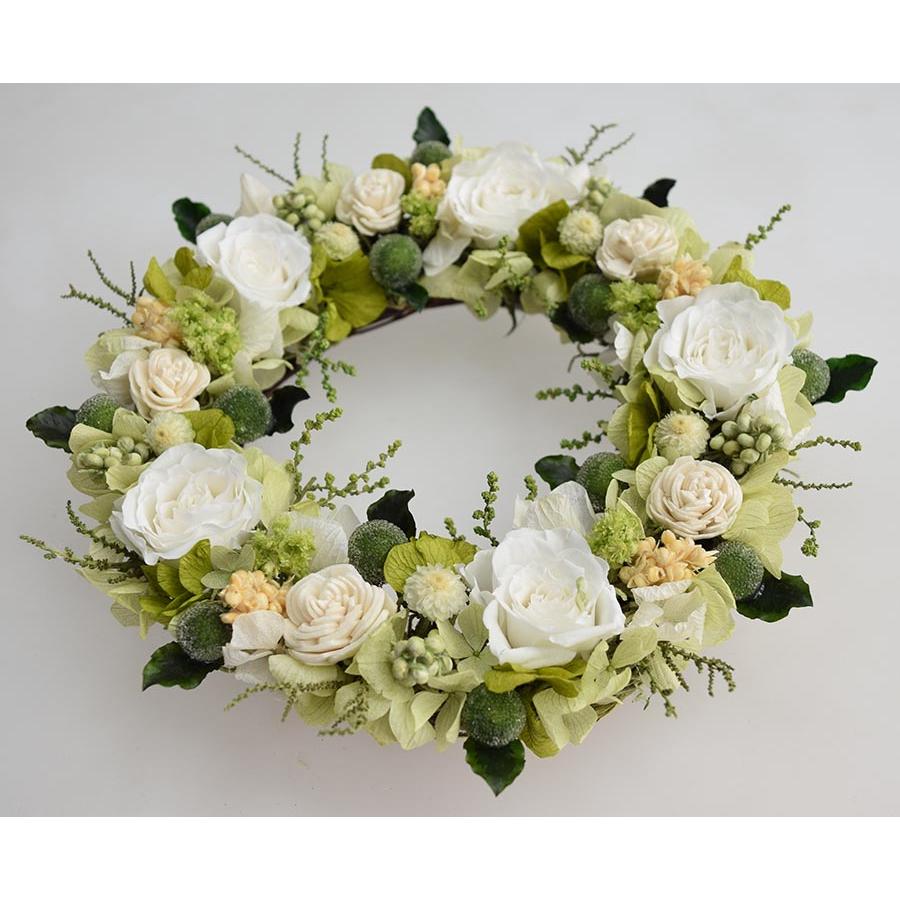 プリザーブドフラワーリース 白いバラとグリーン系の小花でナチュラル