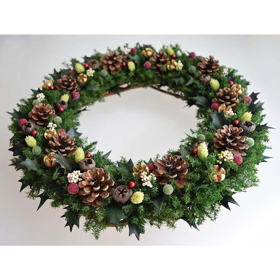 クリスマスリース オーソドックスなヒイラギの葉と赤い実 葉は