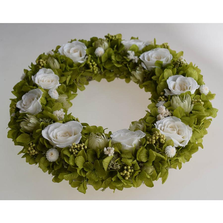 白いバラとグリーンのアジサイのプリザーブドフラワーリース ギフト プレゼント 誕生日 Re 愛彩祭 フラワーリースのお店 通販 Yahoo ショッピング