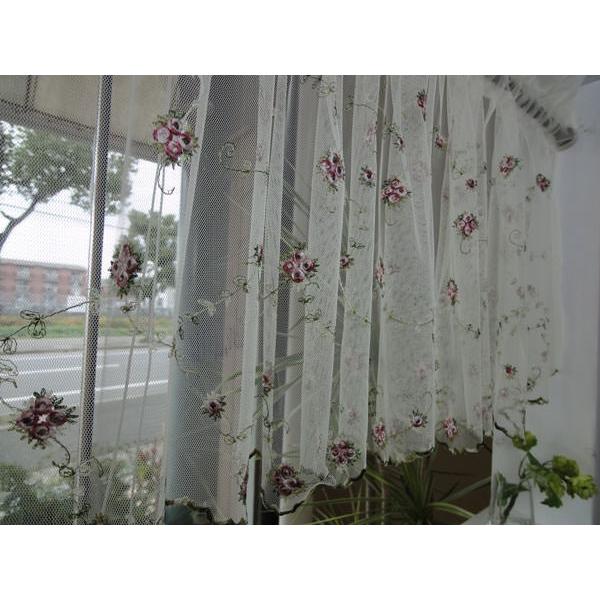 より可愛くなりました人気のチュールと小花刺繍　縦約45ｃｍ永遠の人気 ai　カフェカーテン　ポスト投函で送料無料 即納　赤い小花刺繍　上質チュール　クラシッ |  | 01