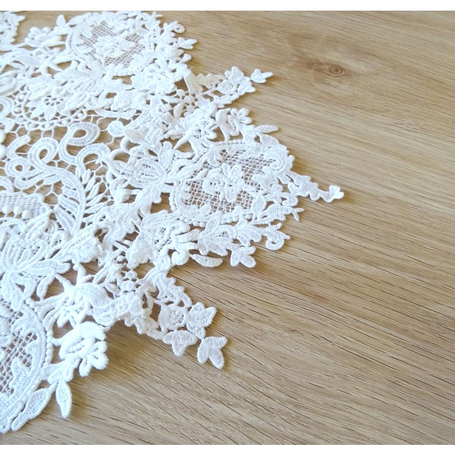 ai エレガントで上質 贅沢なレースづかいの標準サイズ テーブル